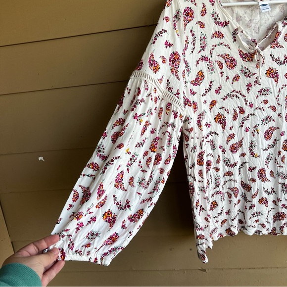 Old Navy Boho Pink Paisley Long Sleeve Blouse - Size L - Picture 2 of 5